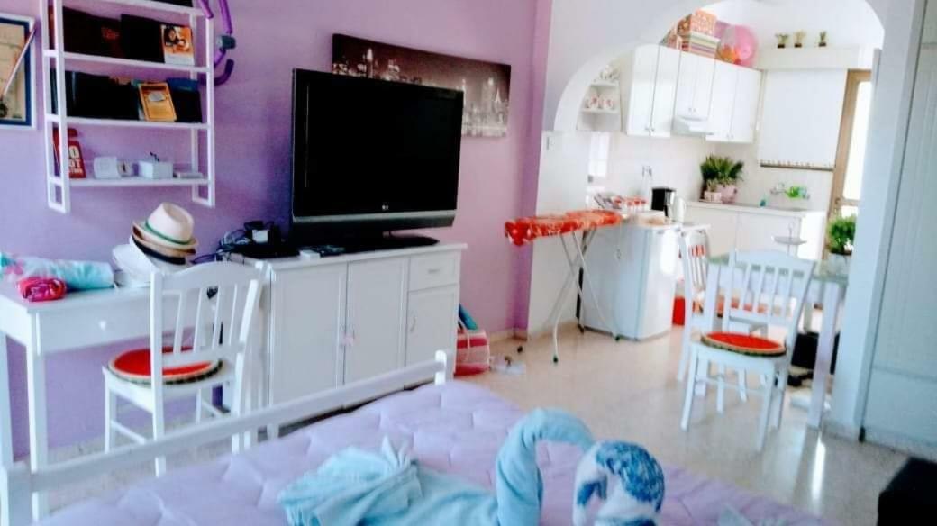 Yiota's Cute * Paphos